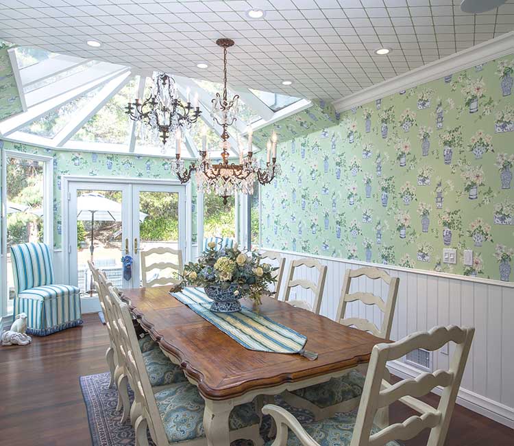 Traditional dining room design